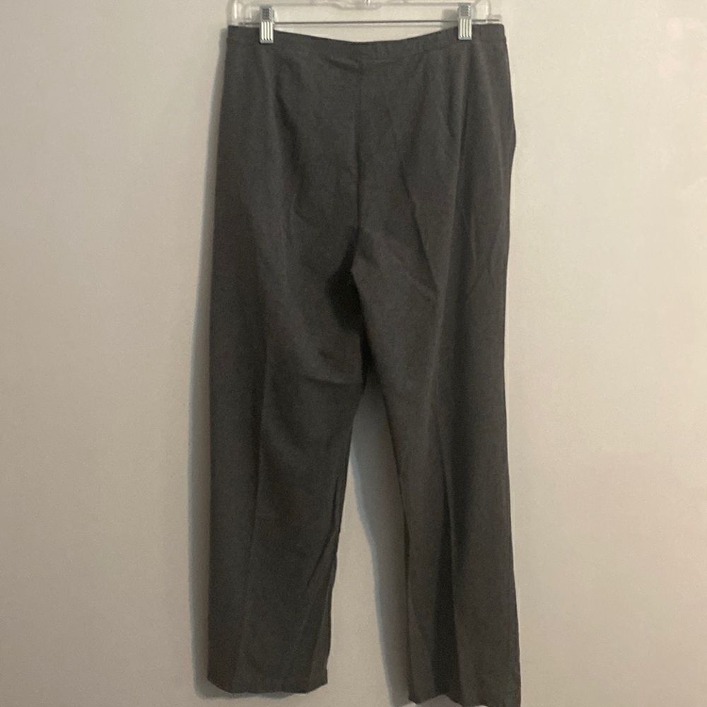 LL Bean Gray pants with front side pockets, size large petite - Picture 2 of 3